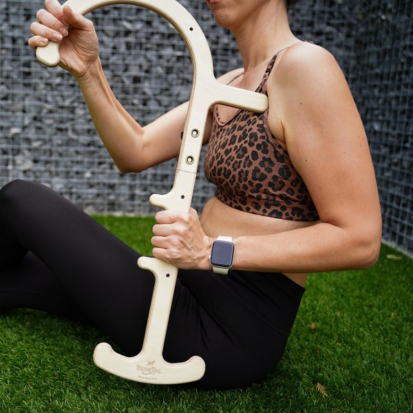 The ReGreen Tiger Massage Hook is a sustainable and travel-friendly massage tool that can help relieve minor muscle aches, muscle knots, and sore muscles. Its innovative design helps you easily massage hard-to-reach muscle knots in your back and shoulders.