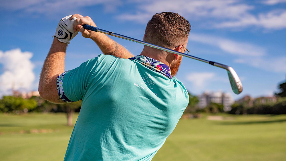 Man golfing