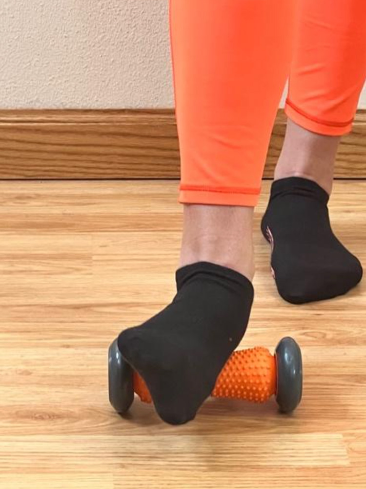 Roll the inside edge of the foot for 15 seconds