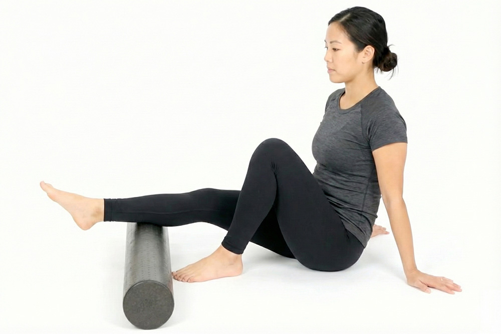 Best Foam Roller Exercise for Calf Rolling Toe-Point Calf Mobility Roll