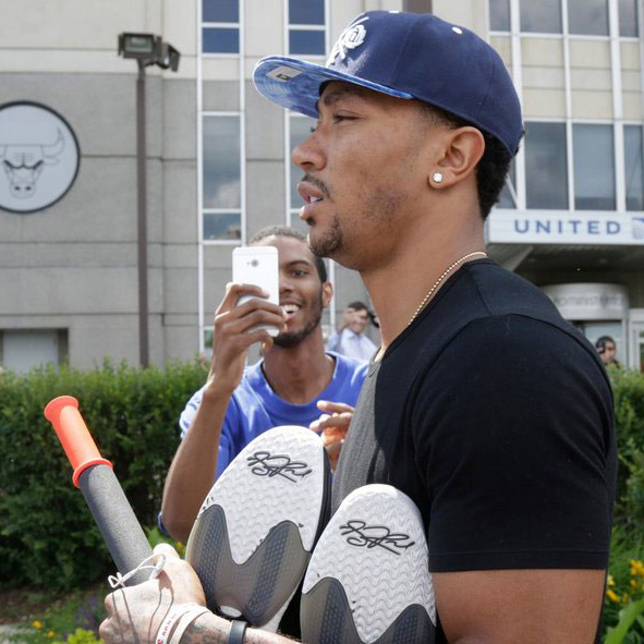 Derrick Rose with his Tiger Tail.